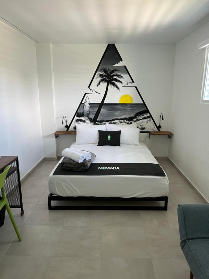 Nomada Beach Hostel- Isla Verde Сан Хуан Екстериор снимка