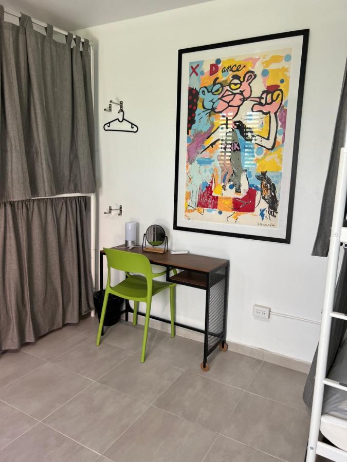 Nomada Beach Hostel- Isla Verde Сан Хуан Екстериор снимка