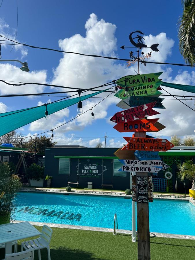 Nomada Beach Hostel- Isla Verde Сан Хуан Екстериор снимка