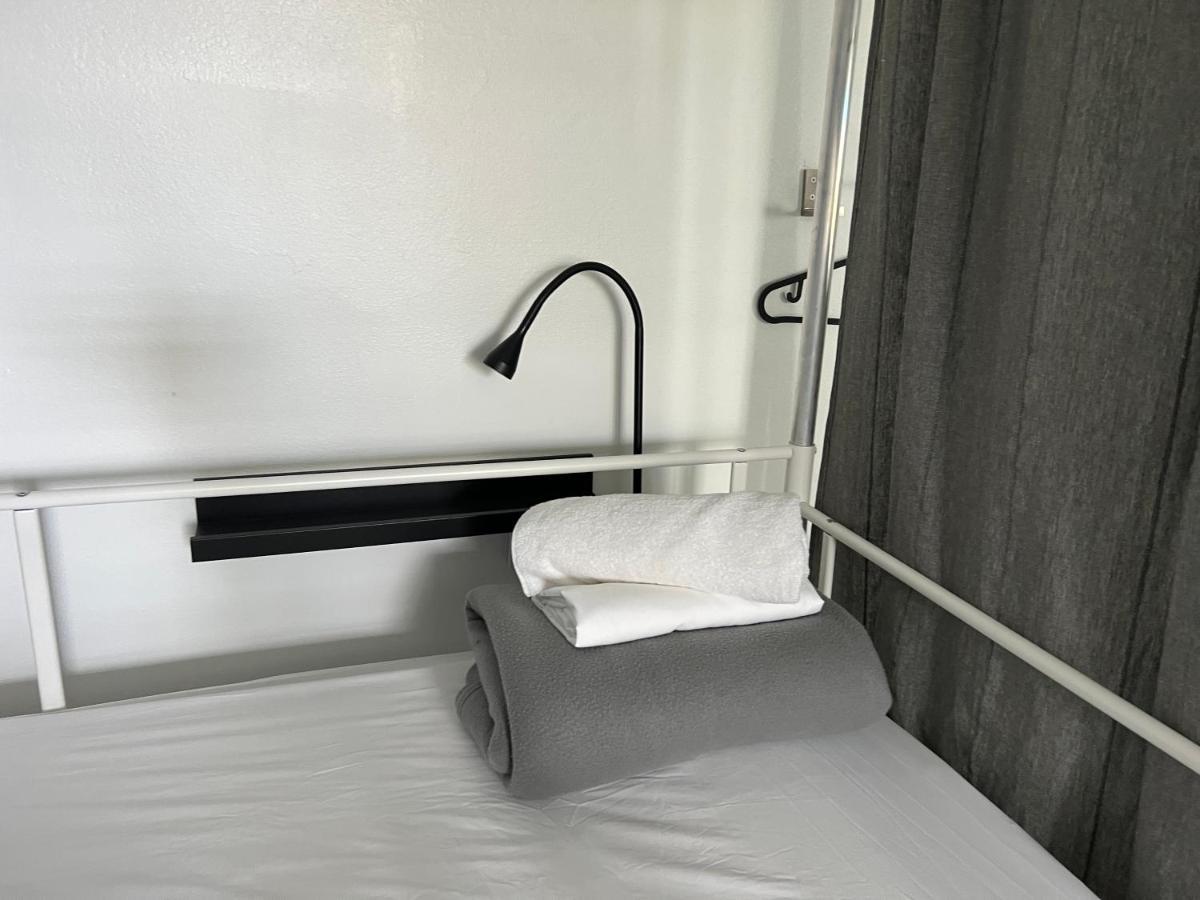 Nomada Beach Hostel- Isla Verde Сан Хуан Екстериор снимка