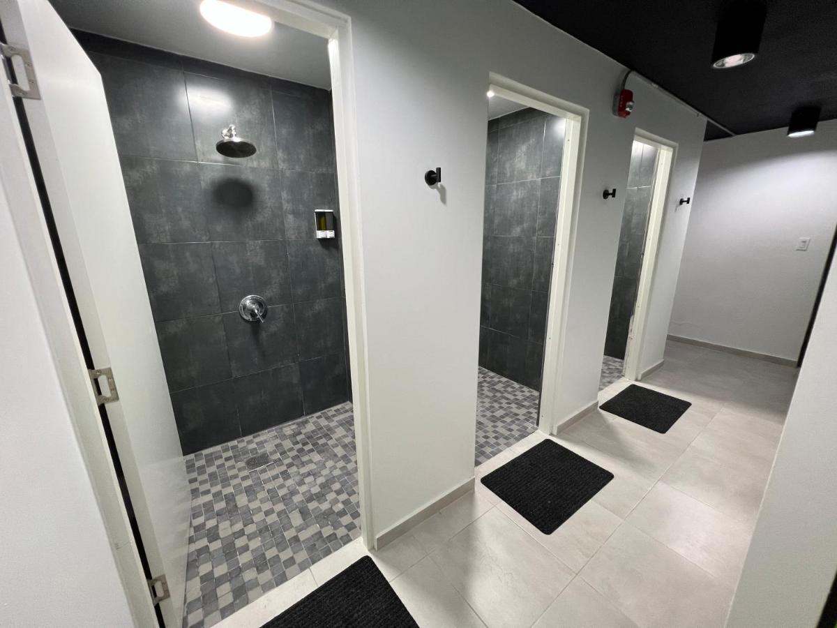 Nomada Beach Hostel- Isla Verde Сан Хуан Екстериор снимка