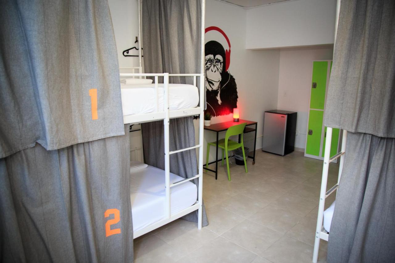 Nomada Beach Hostel- Isla Verde Сан Хуан Екстериор снимка