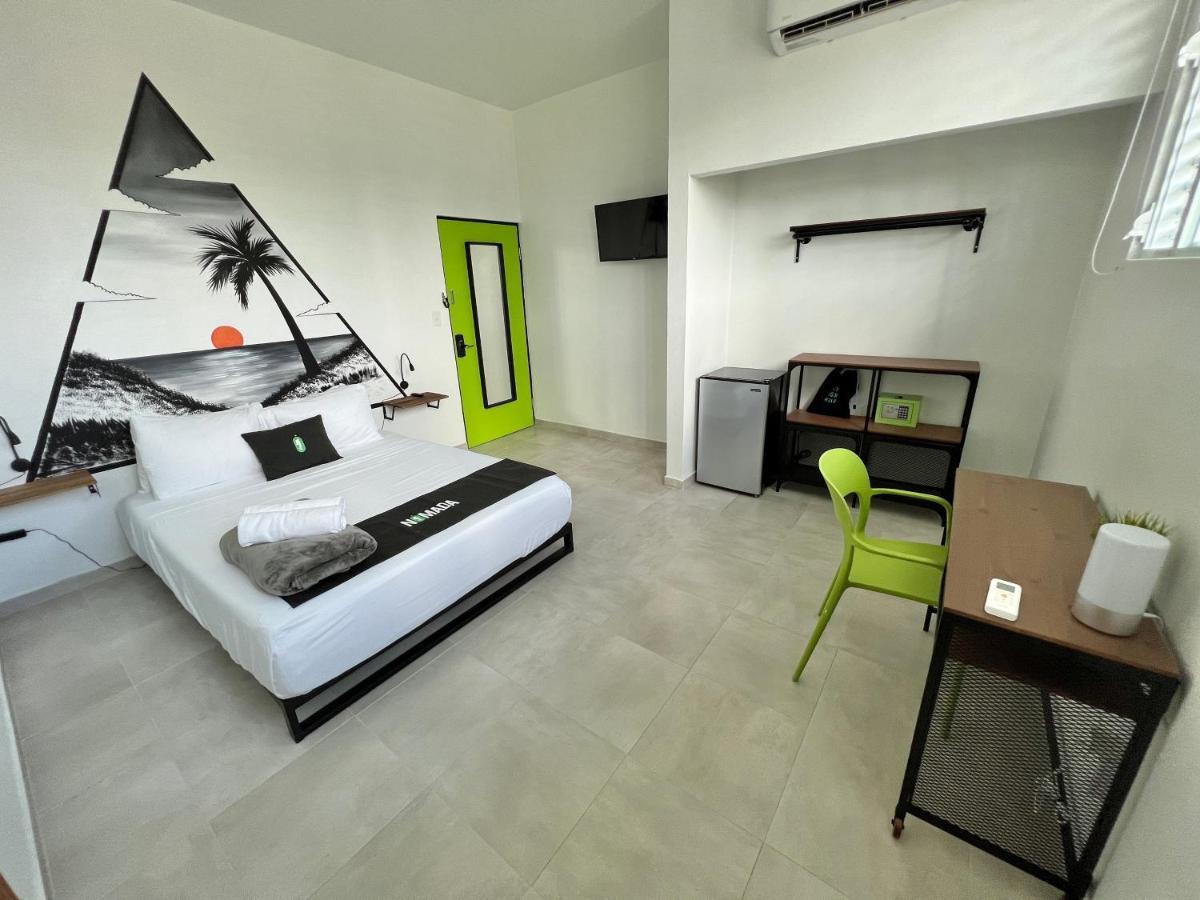 Nomada Beach Hostel- Isla Verde Сан Хуан Екстериор снимка