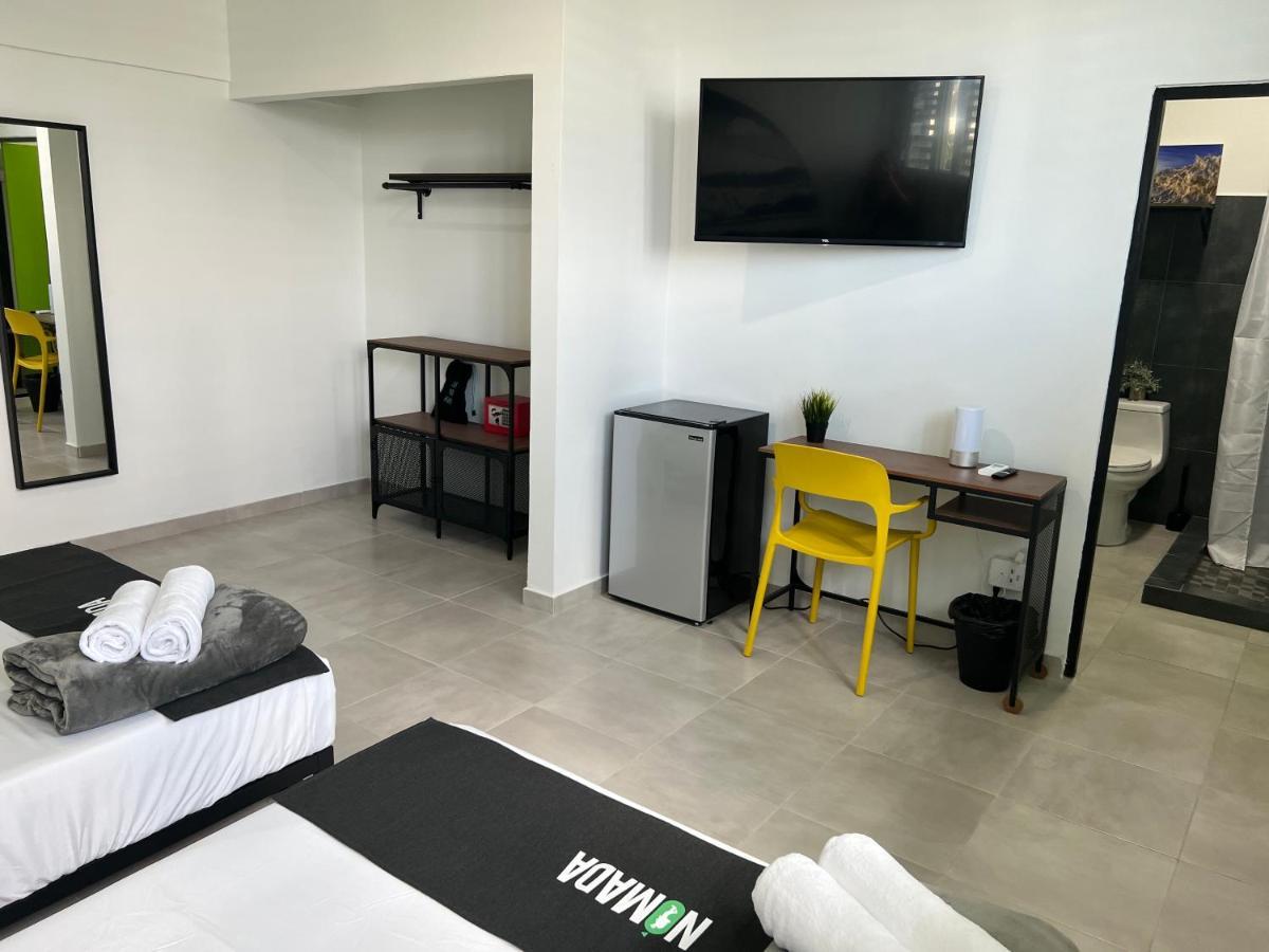 Nomada Beach Hostel- Isla Verde Сан Хуан Екстериор снимка