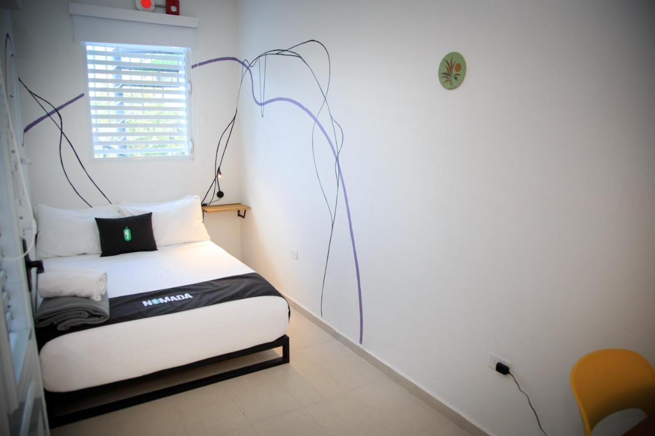Nomada Beach Hostel- Isla Verde Сан Хуан Екстериор снимка