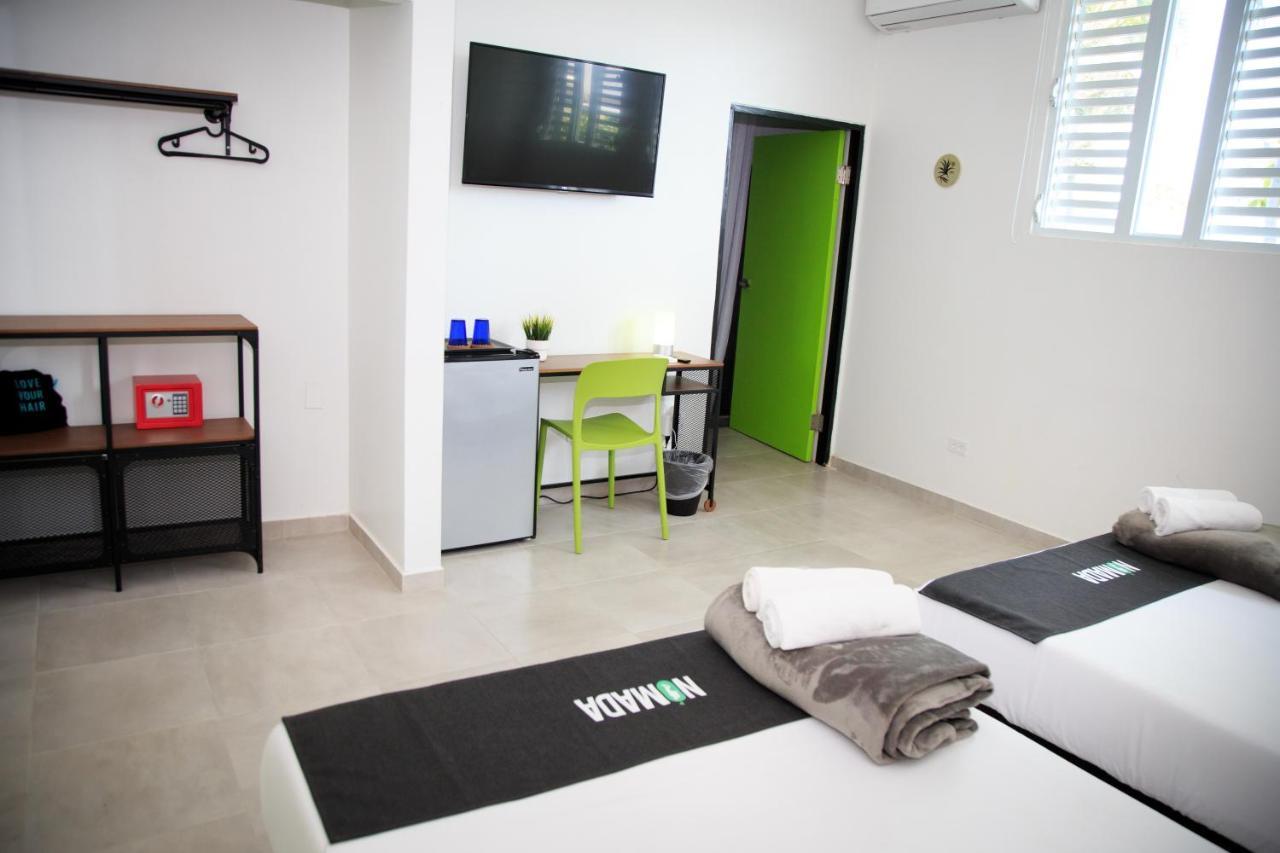 Nomada Beach Hostel- Isla Verde Сан Хуан Екстериор снимка