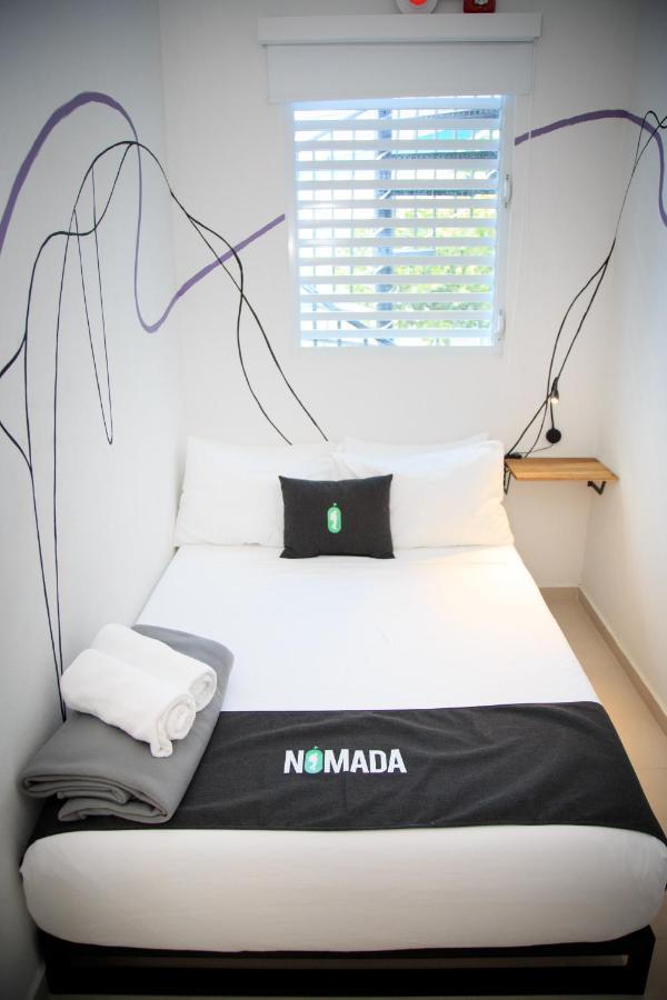Nomada Beach Hostel- Isla Verde Сан Хуан Екстериор снимка