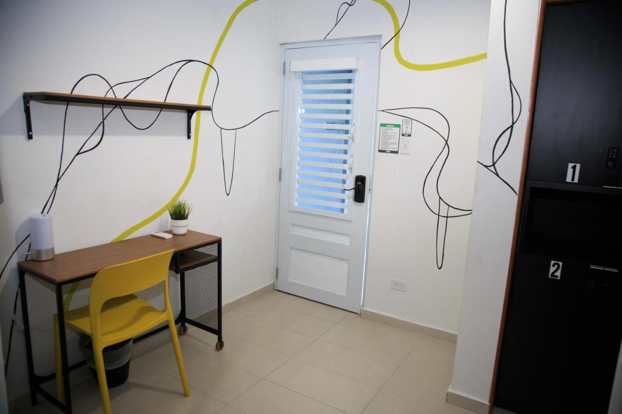 Nomada Beach Hostel- Isla Verde Сан Хуан Екстериор снимка