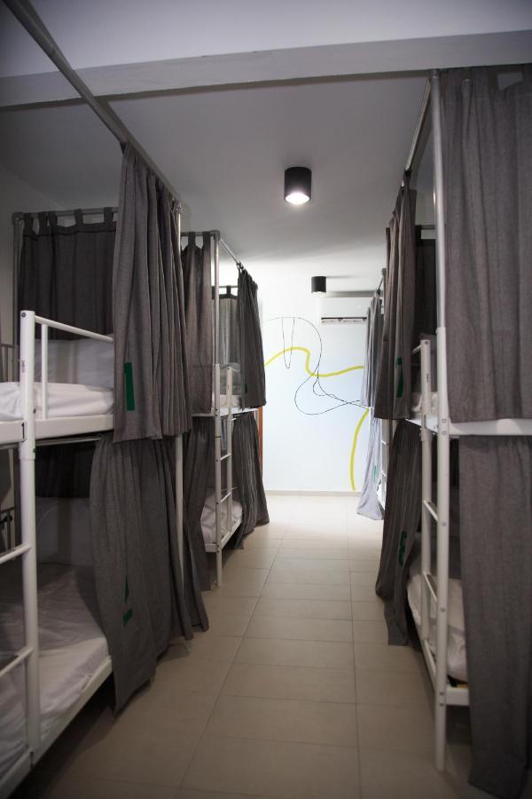 Nomada Beach Hostel- Isla Verde Сан Хуан Екстериор снимка