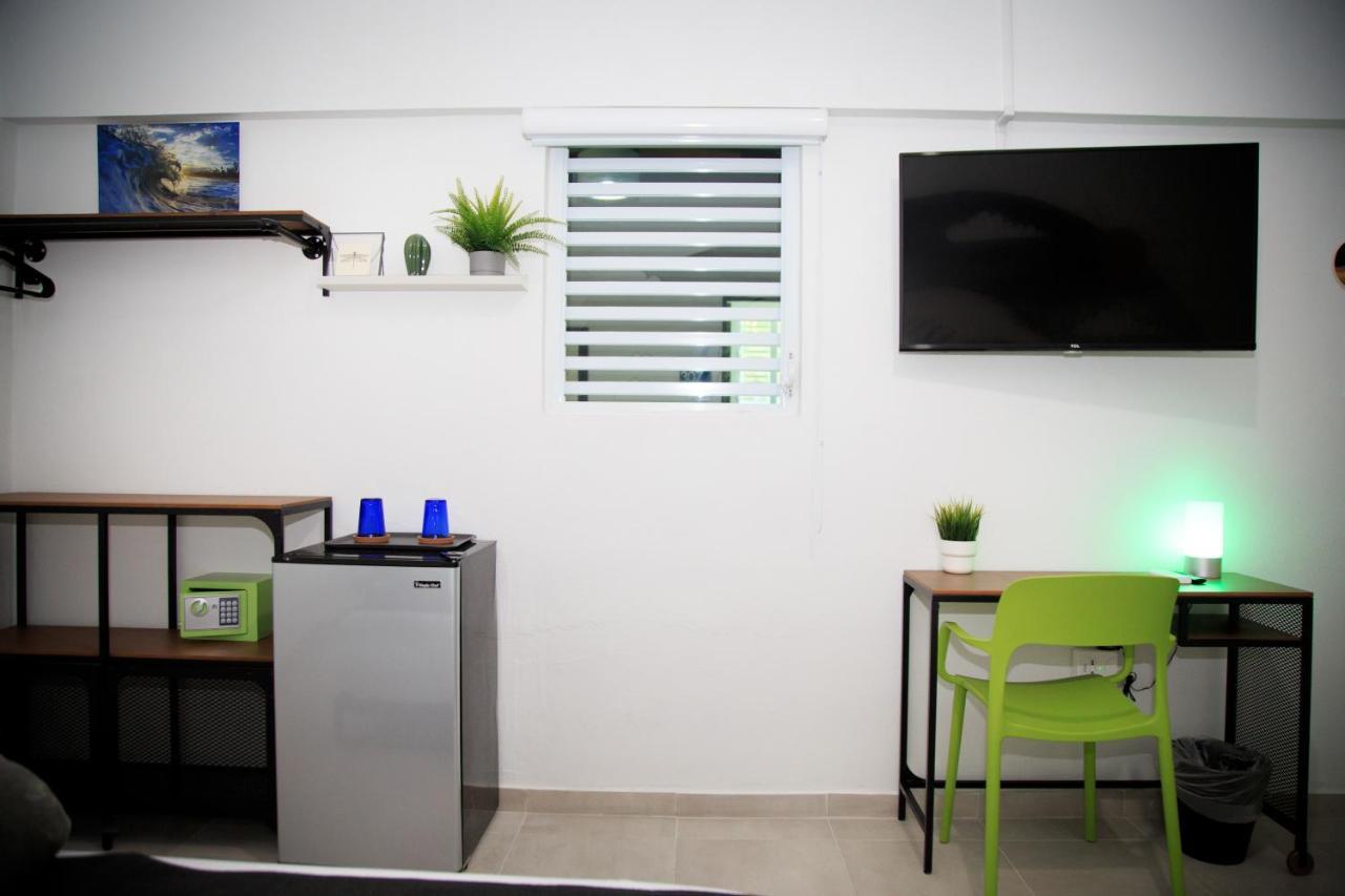 Nomada Beach Hostel- Isla Verde Сан Хуан Екстериор снимка